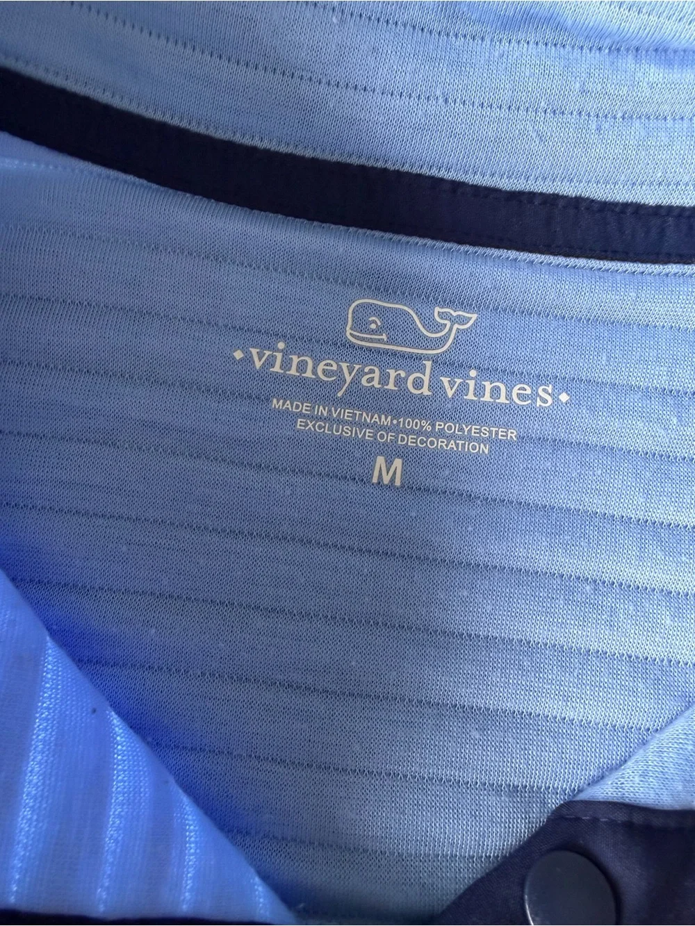 Vineyard Vines women’s  Light Blue Quilted Snap Henley